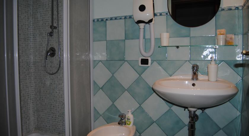 Il Colonnato Panzió Róma Szoba fotó